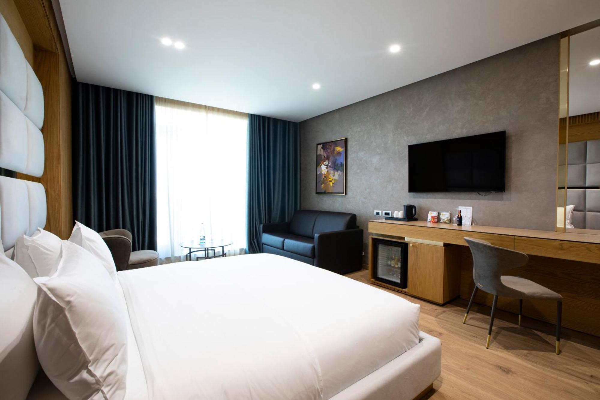 Marinaj Hotel & Spa ティラナ エクステリア 写真