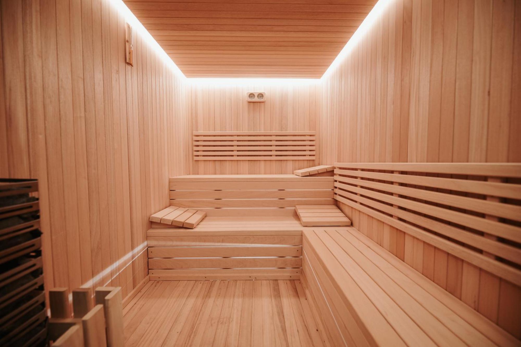 Marinaj Hotel & Spa ティラナ エクステリア 写真