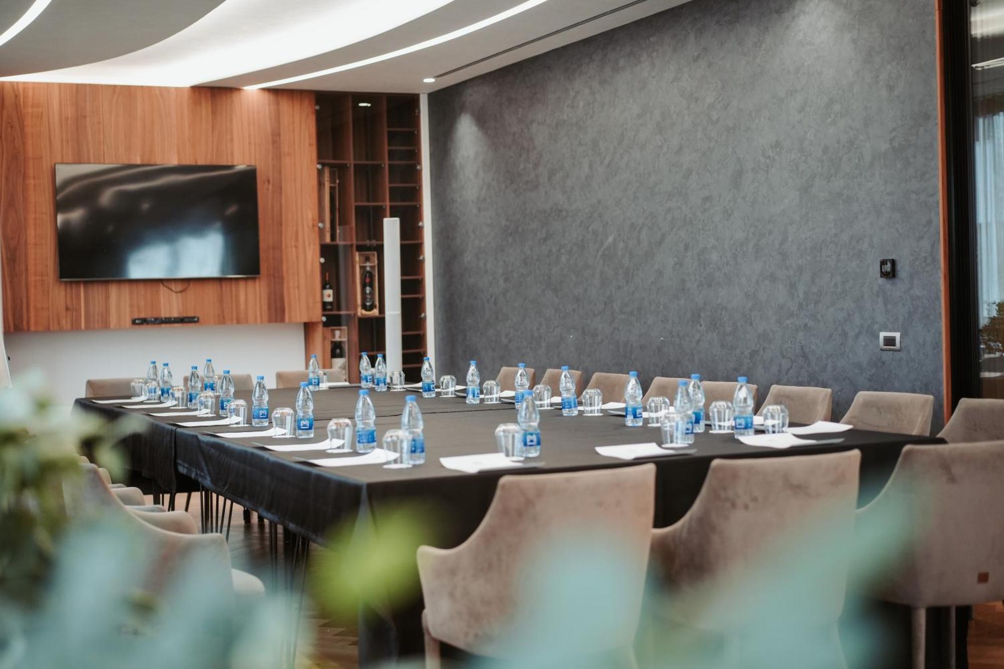 Marinaj Hotel & Spa ティラナ エクステリア 写真
